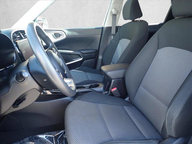 Used 2023 Kia Soul S FWD image 11