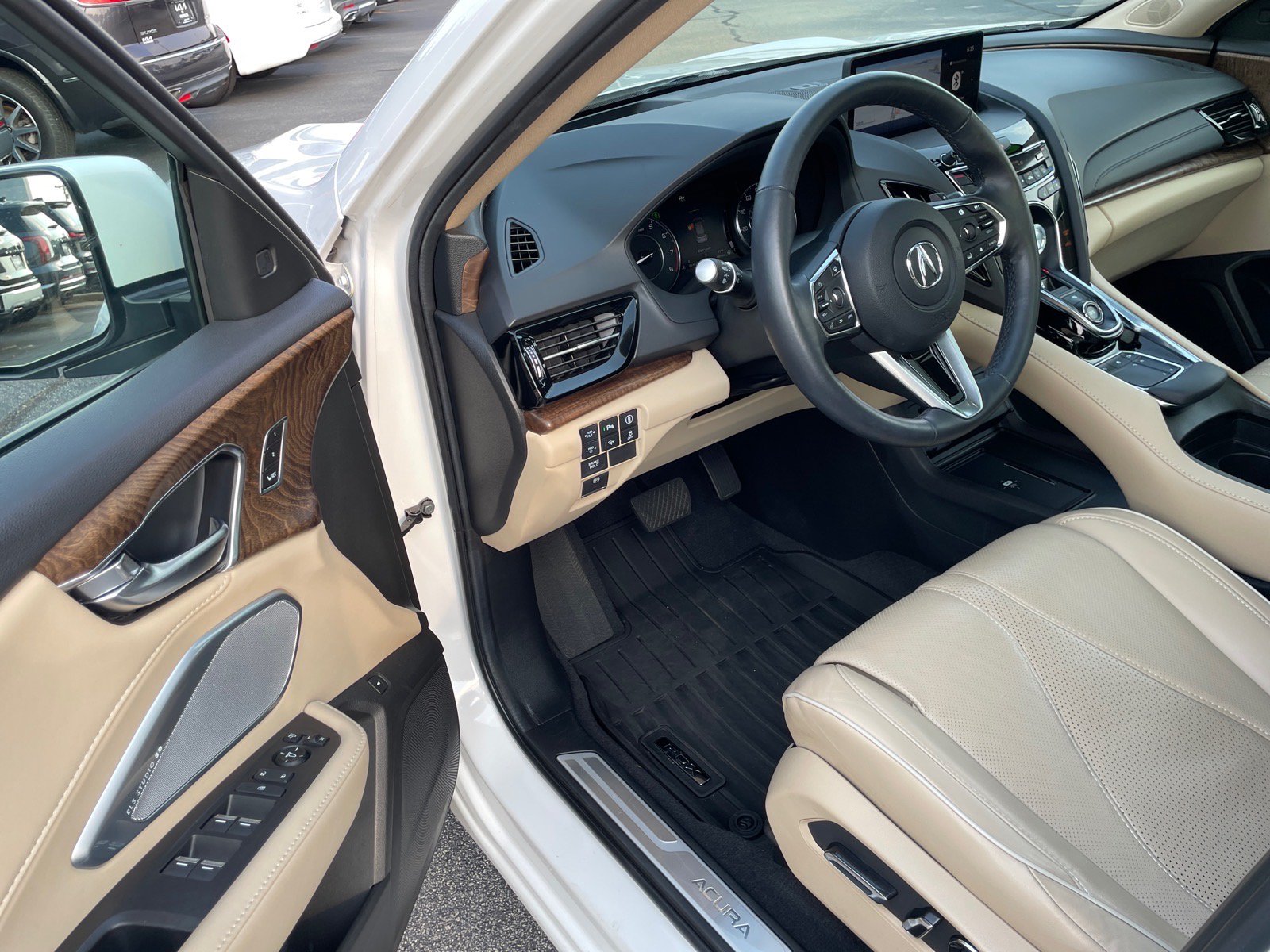 Used 2024 Acura RDX SH-AWD w/ Advance Package image 9