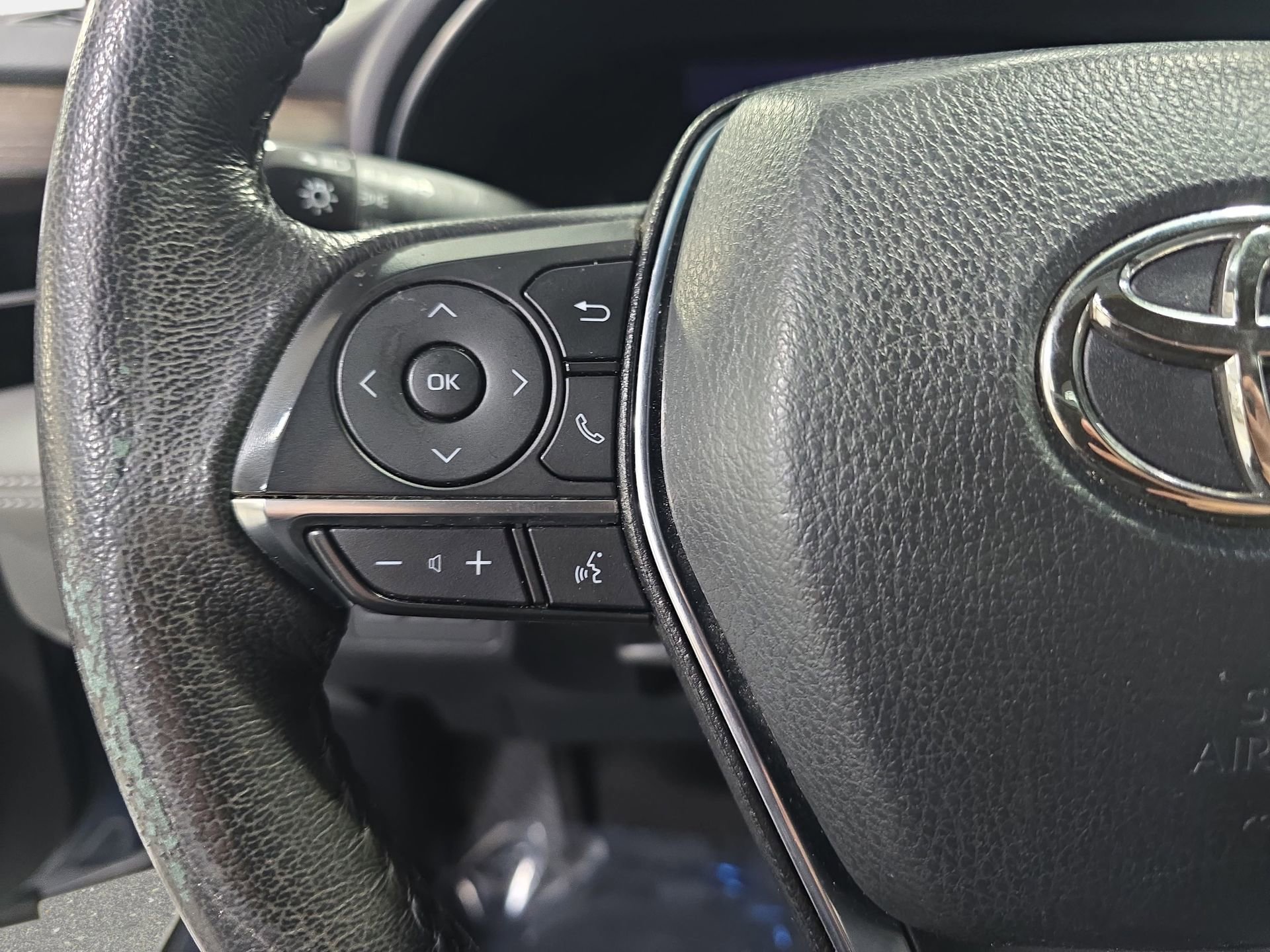 Used 2021 Toyota Avalon XLE FWD image 17