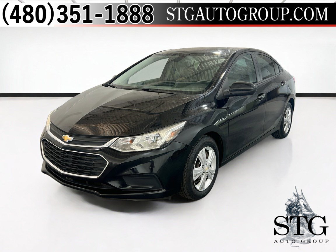 Used 2018 Chevrolet Cruze LS FWD image 1
