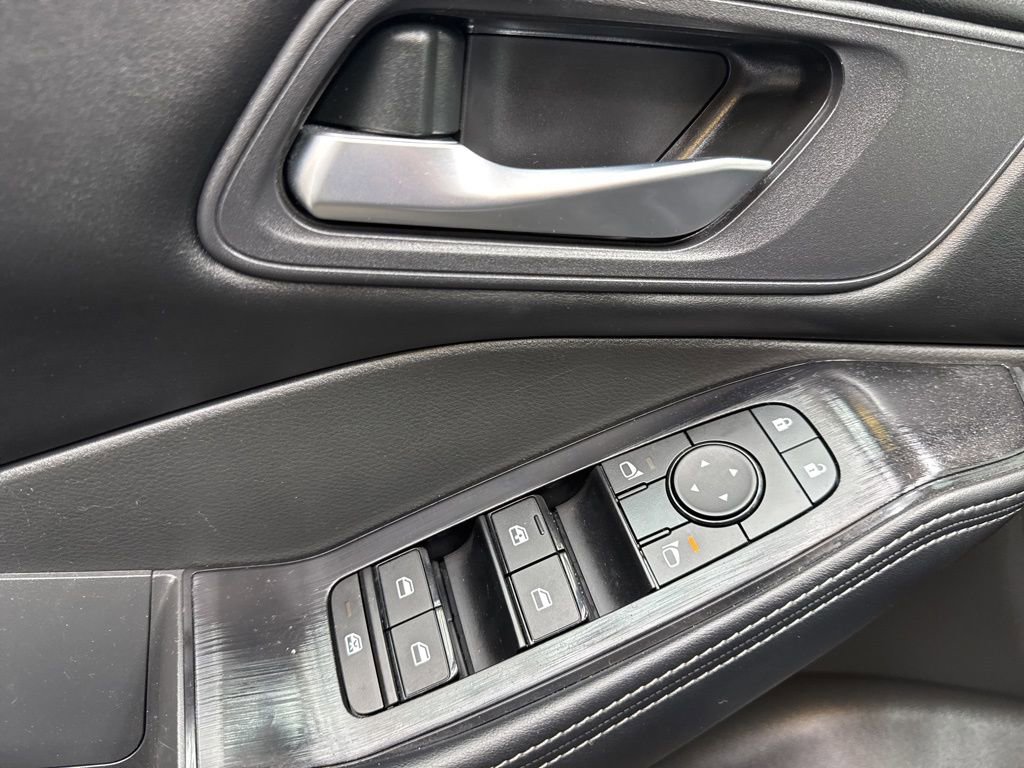 Used 2024 Nissan Rogue SV image 30