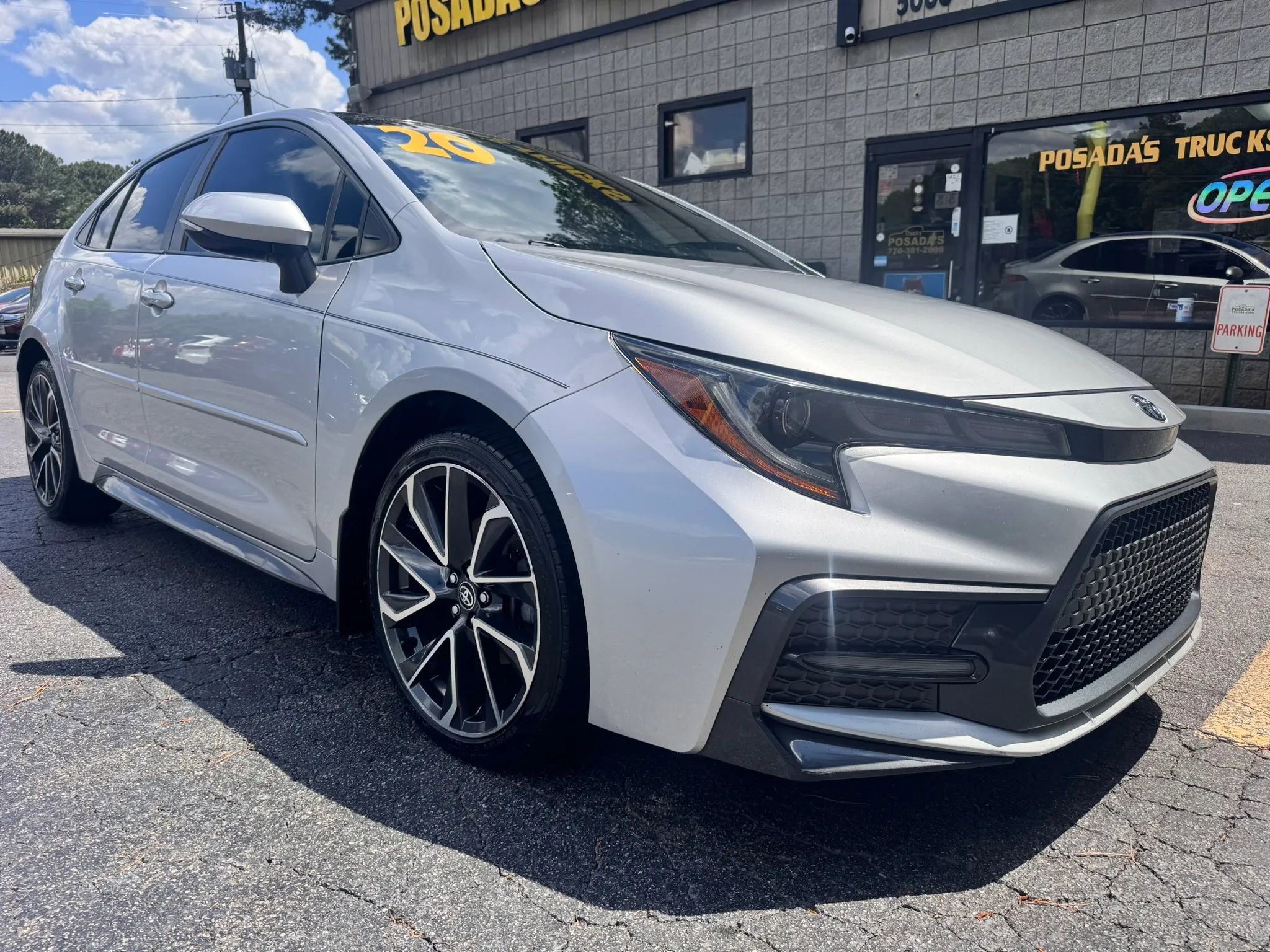 Used 2020 Toyota Corolla SE FWD image 1