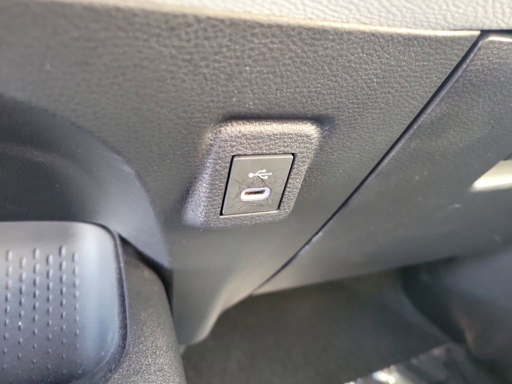 Used 2025 Toyota Corolla SE image 21