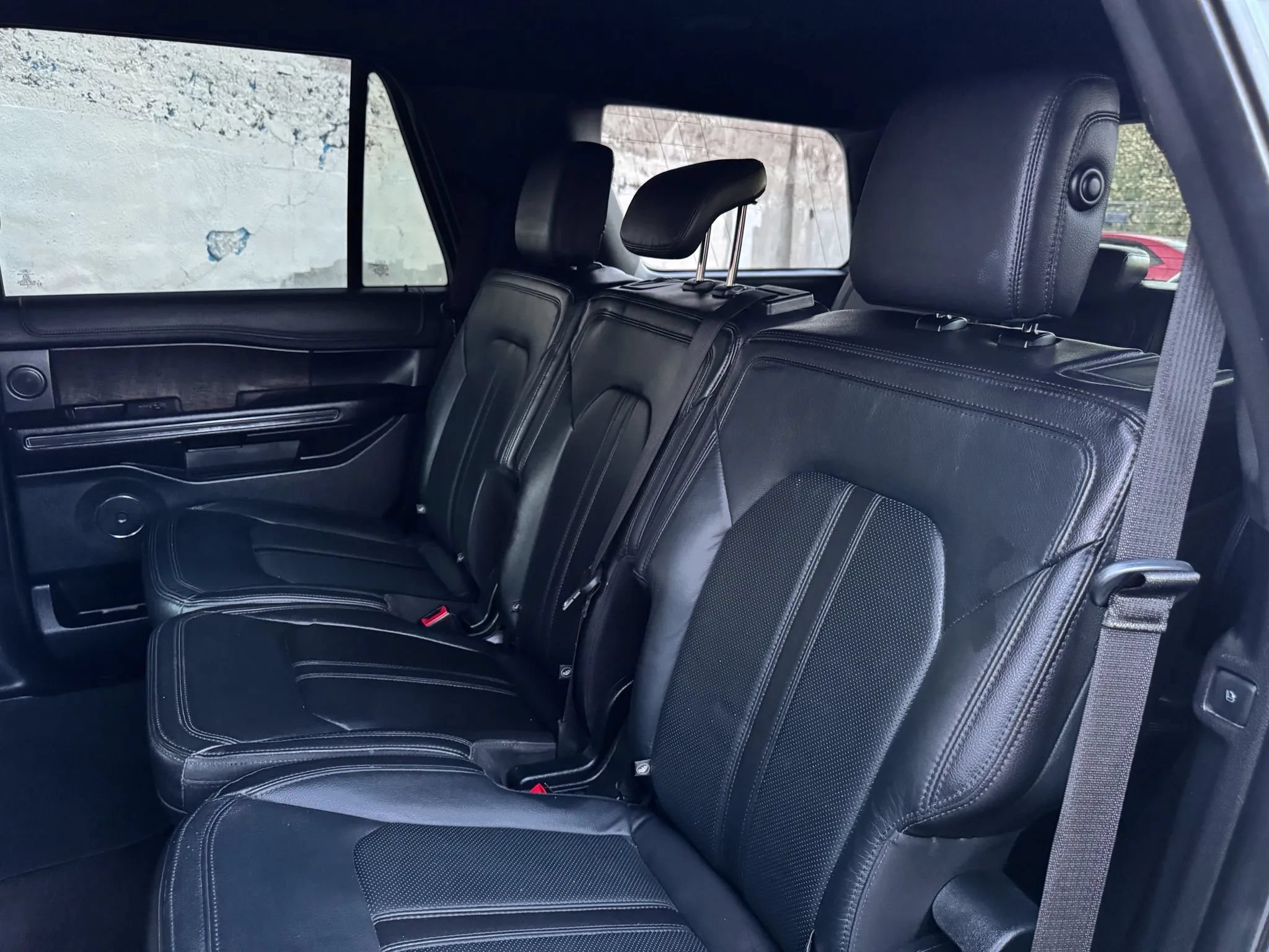 Used 2018 Ford Expedition Limited RWD image 25