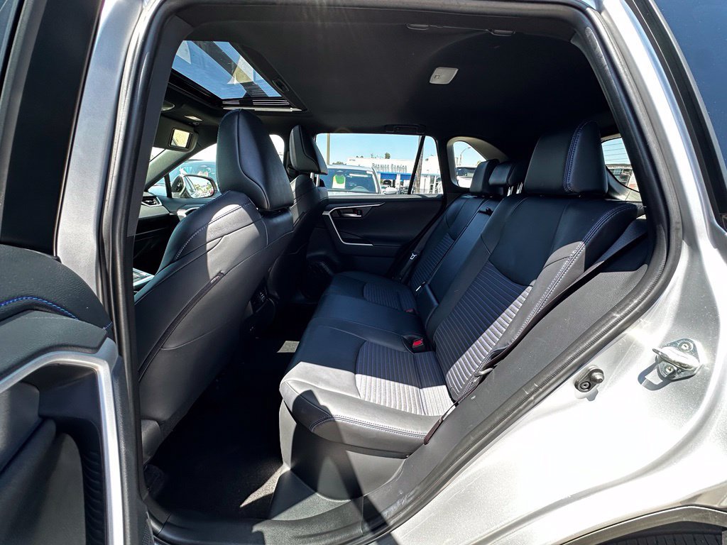 Used 2025 Toyota RAV4 XSE AWD/4WD image 23