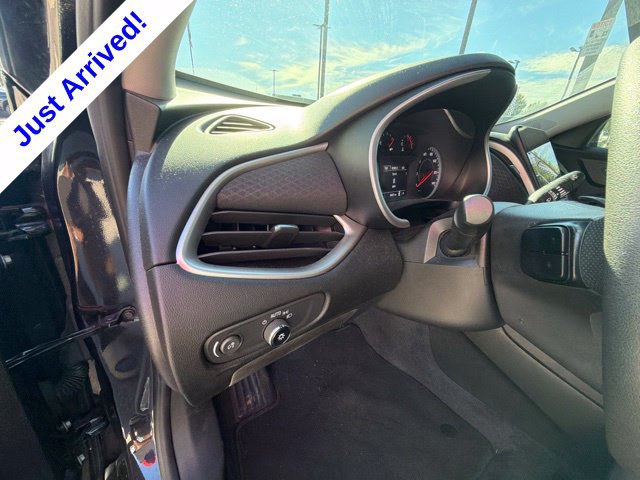 Used 2022 Chevrolet Malibu LS FWD image 38