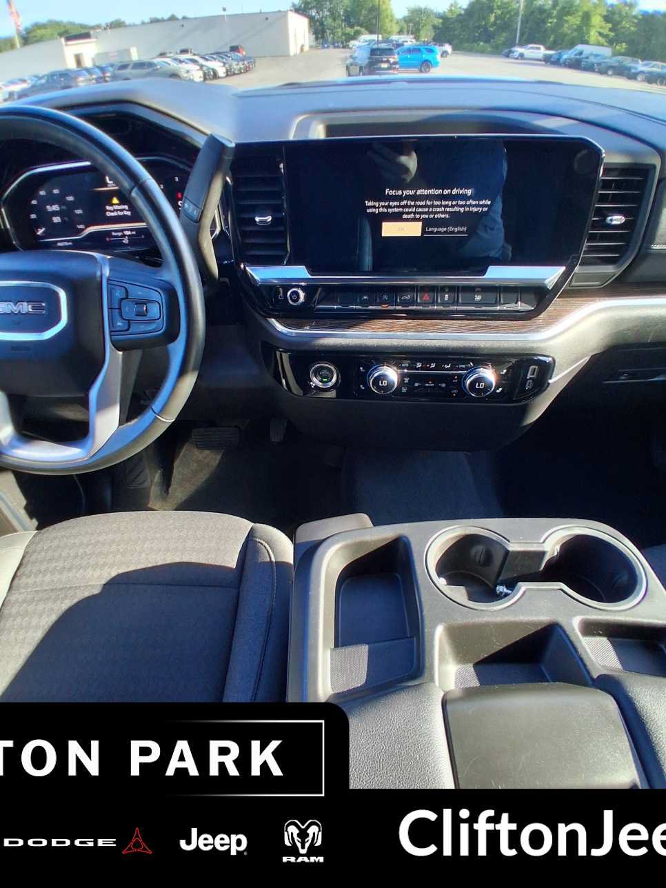 Used 2024 GMC Sierra 1500 SLE AWD/4WD image 19