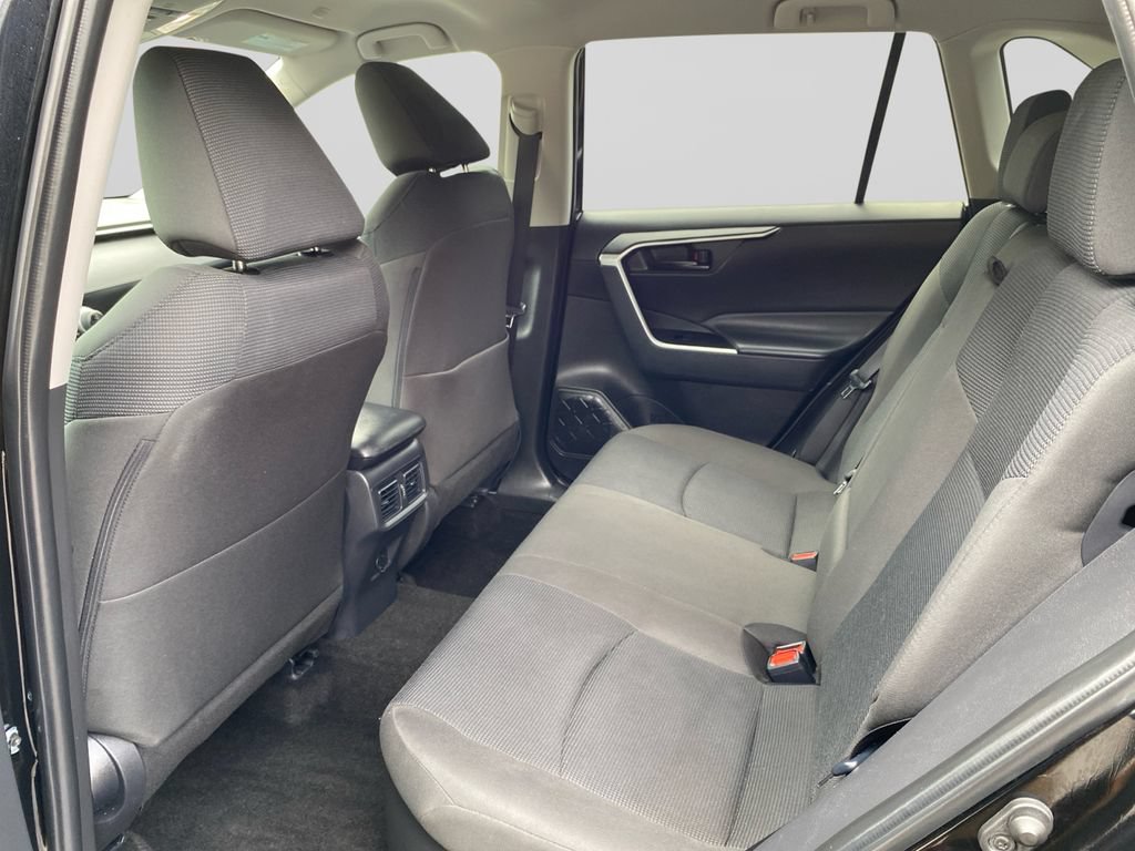 Used 2025 Toyota RAV4 LE AWD/4WD image 16