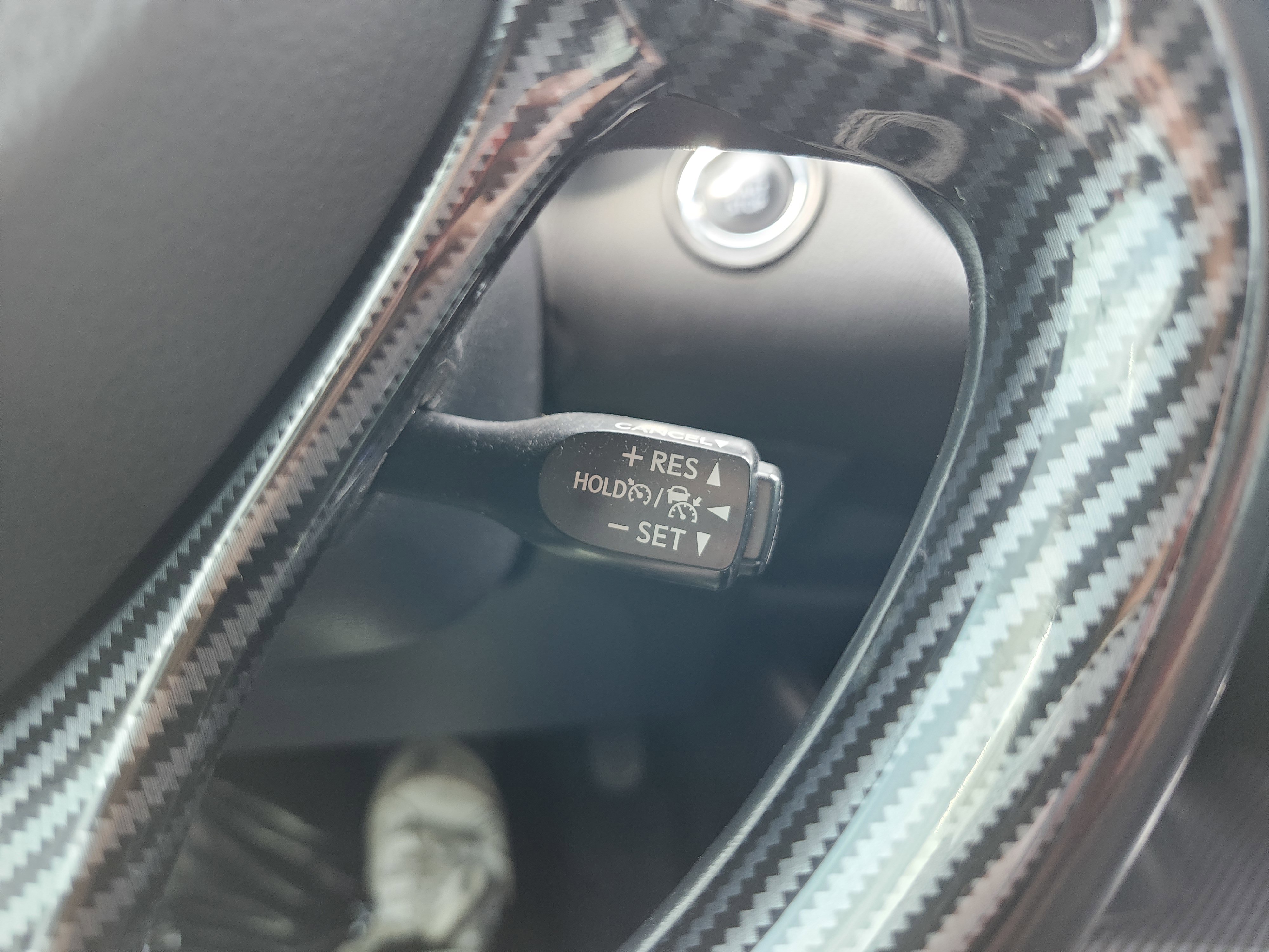 Used 2018 Toyota C-HR XLE image 31