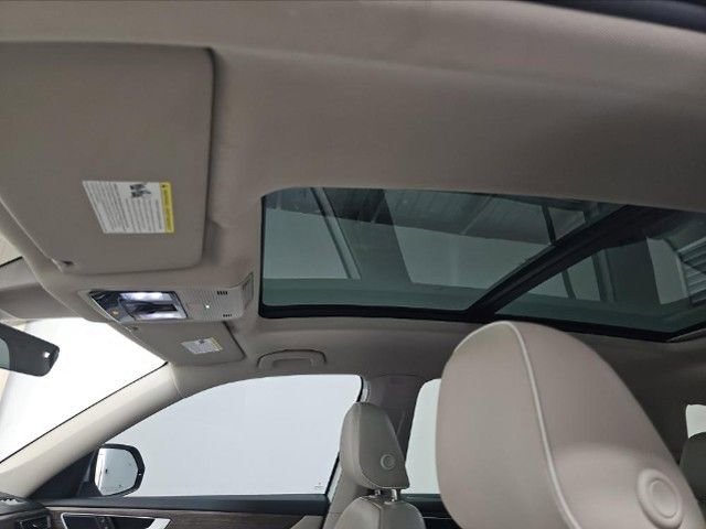 Used 2024 Volkswagen Atlas SEL Premium R-Line image 9