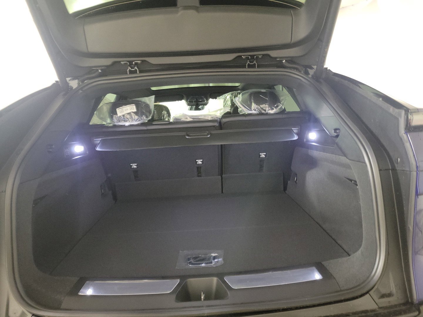 New 2025 Cadillac Lyriq Sport AWD/4WD image 21