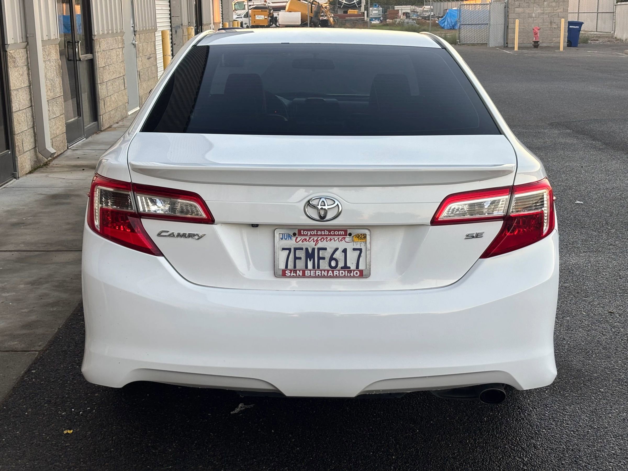 Used 2014 Toyota Camry SE image 4