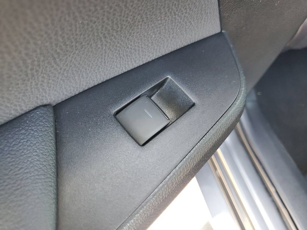 Used 2021 Toyota Prius Prime LE w/ Carpet Mat Package (TMS) FWD image 17