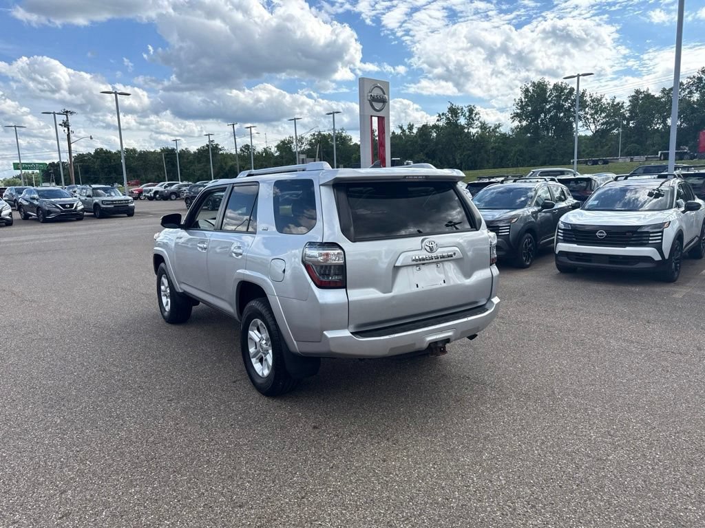 Used 2016 Toyota 4Runner SR5 AWD/4WD image 7