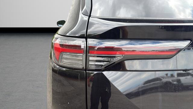 New 2026 Mitsubishi Outlander ES image 30