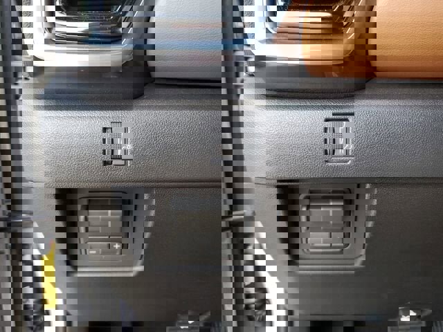 New 2026 GMC Canyon AT4 w/ AT4 Premium Package image 30