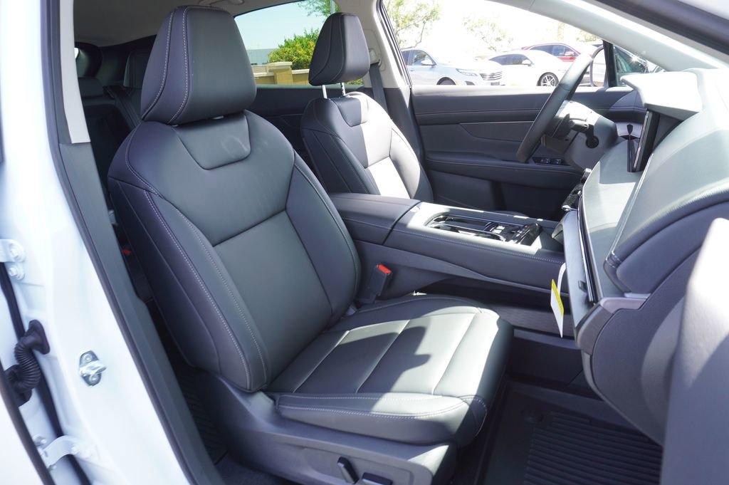 Certified 2025 Nissan Murano SV FWD image 12