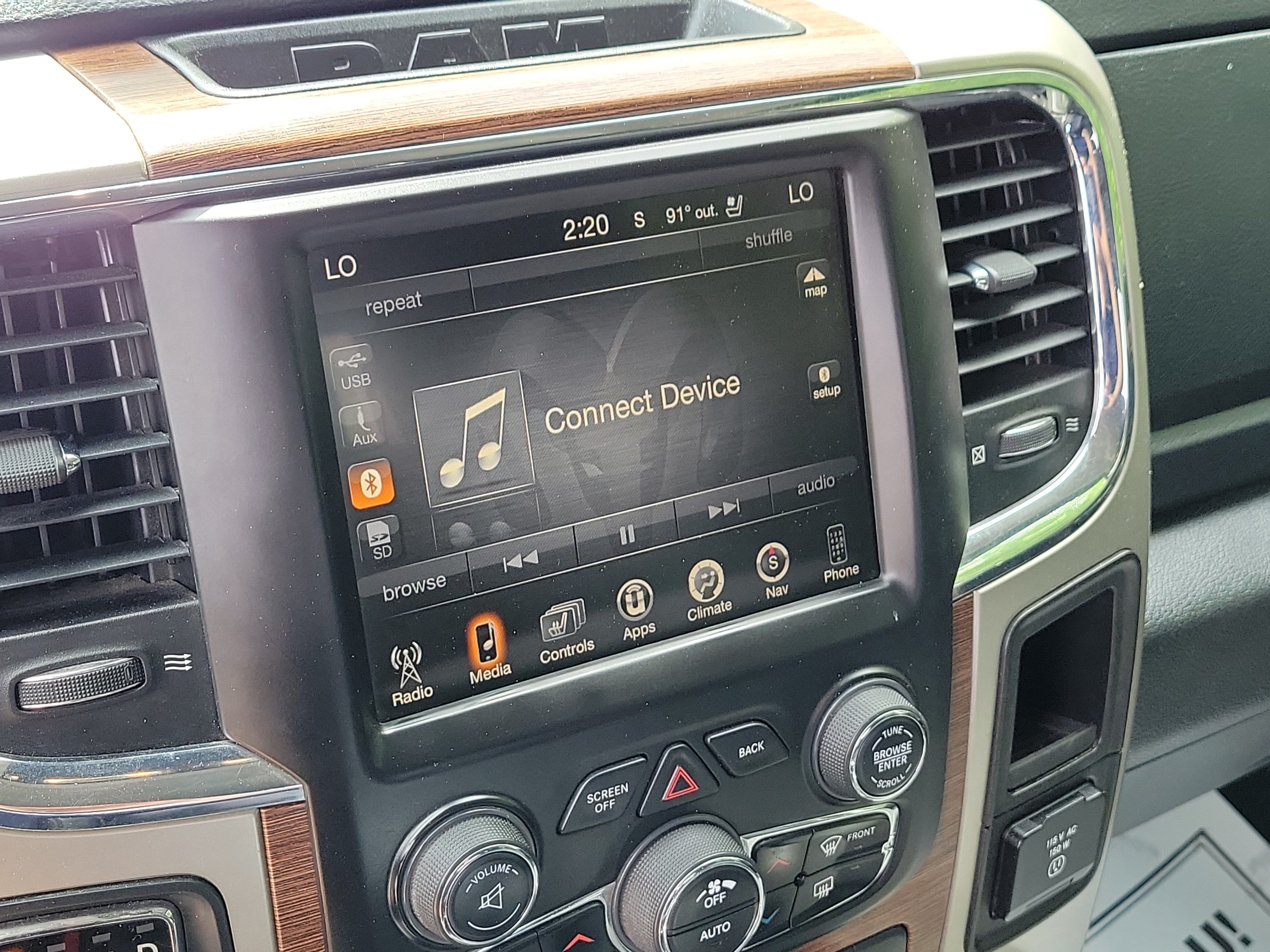 Used 2016 RAM 1500 Laramie AWD/4WD image 25