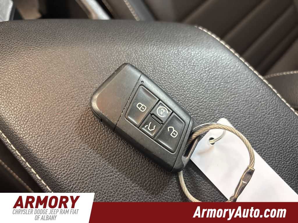 Used 2024 Volkswagen Jetta SE image 19