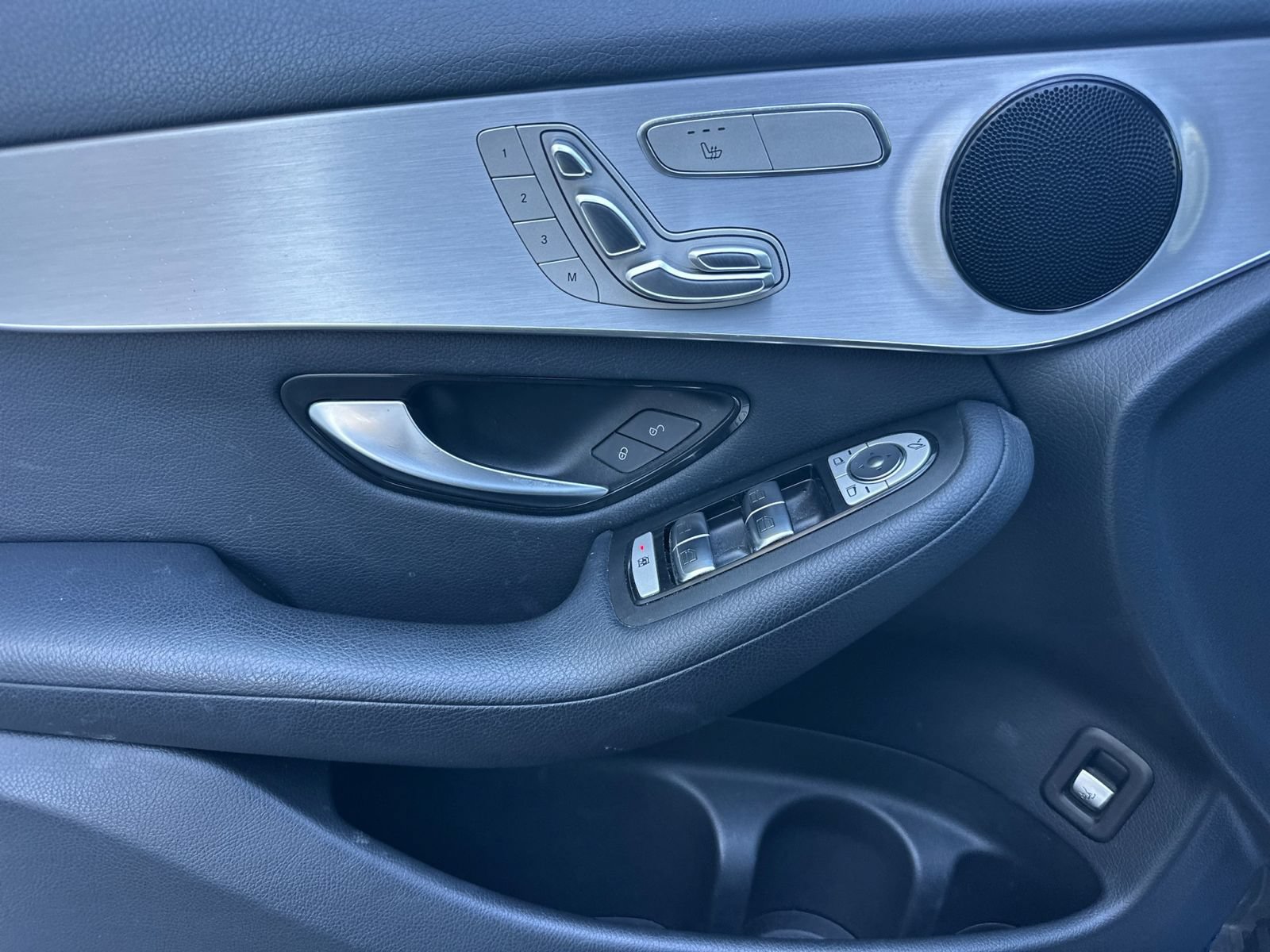 Used 2019 Mercedes-Benz GLC 300 image 11