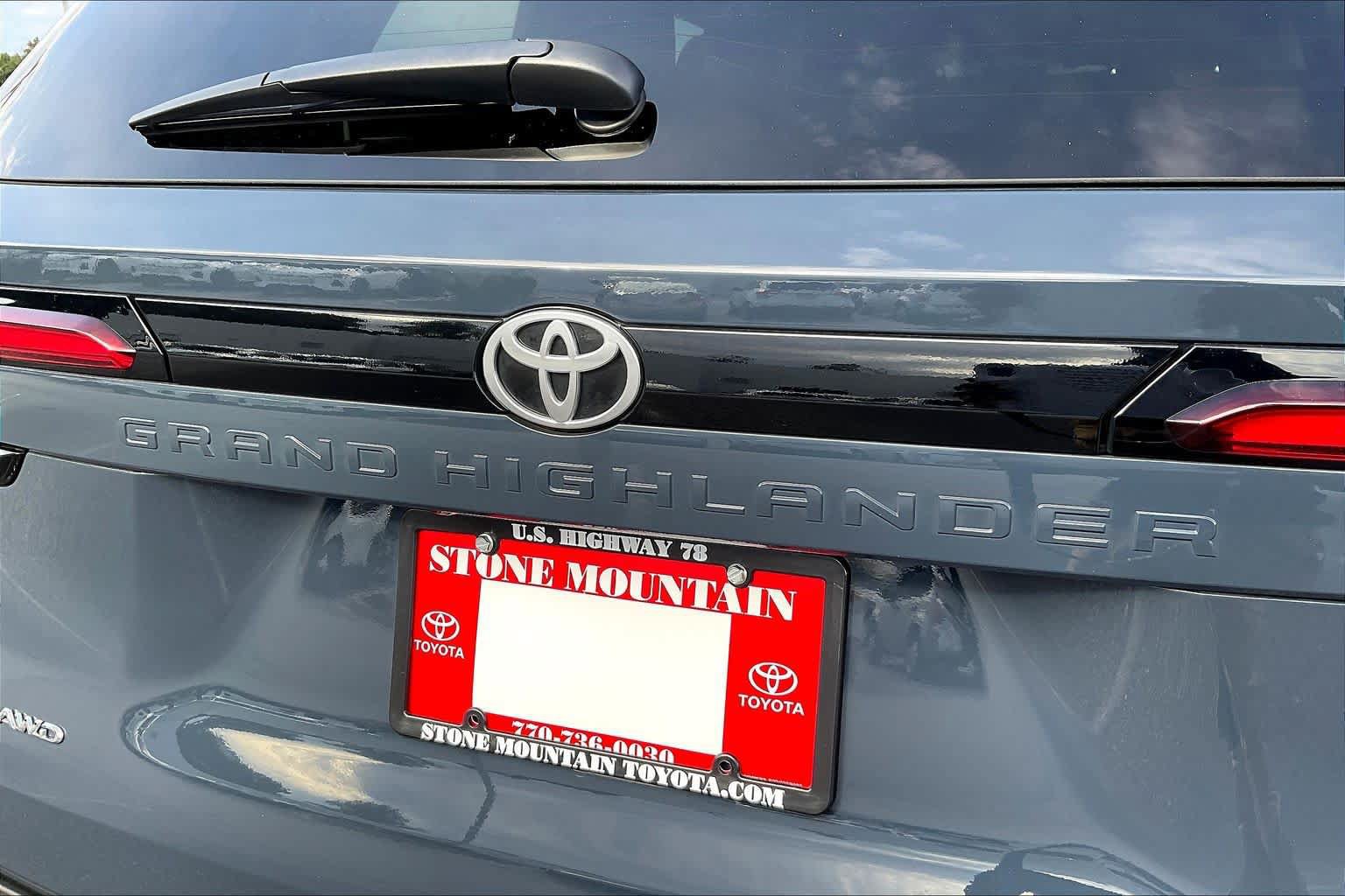 Used 2025 Toyota Grand Highlander AWD Hybrid image 30