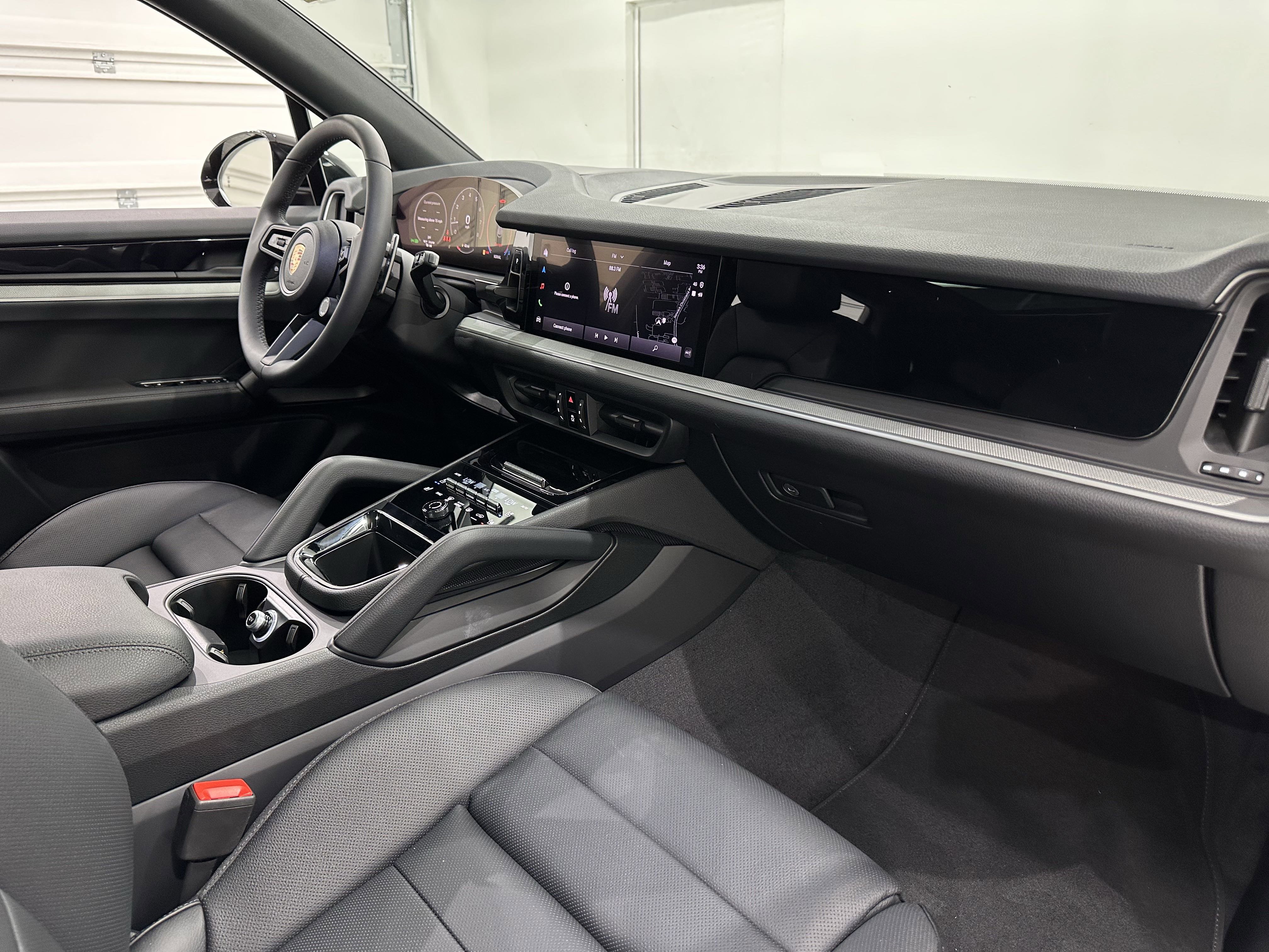 Certified 2025 Porsche Cayenne image 24