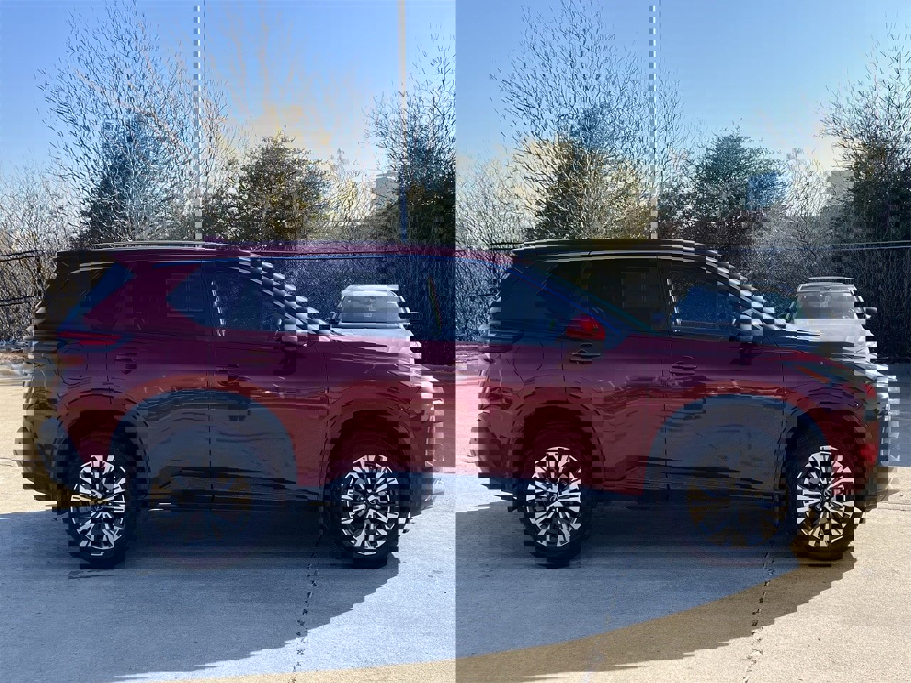 Certified 2023 Nissan Rogue SV image 3