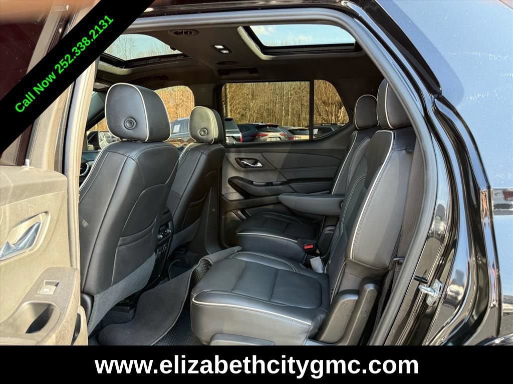 Used 2023 Chevrolet Traverse Premier AWD/4WD image 14