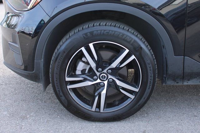 Used 2025 Volvo XC40 B5 Core image 37