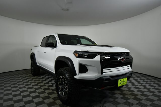 Used 2024 Chevrolet Colorado ZR2 w/ Safety Package image 8