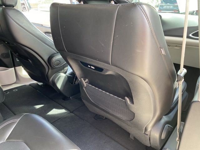 Used 2024 Chrysler Pacifica Touring-L FWD image 32