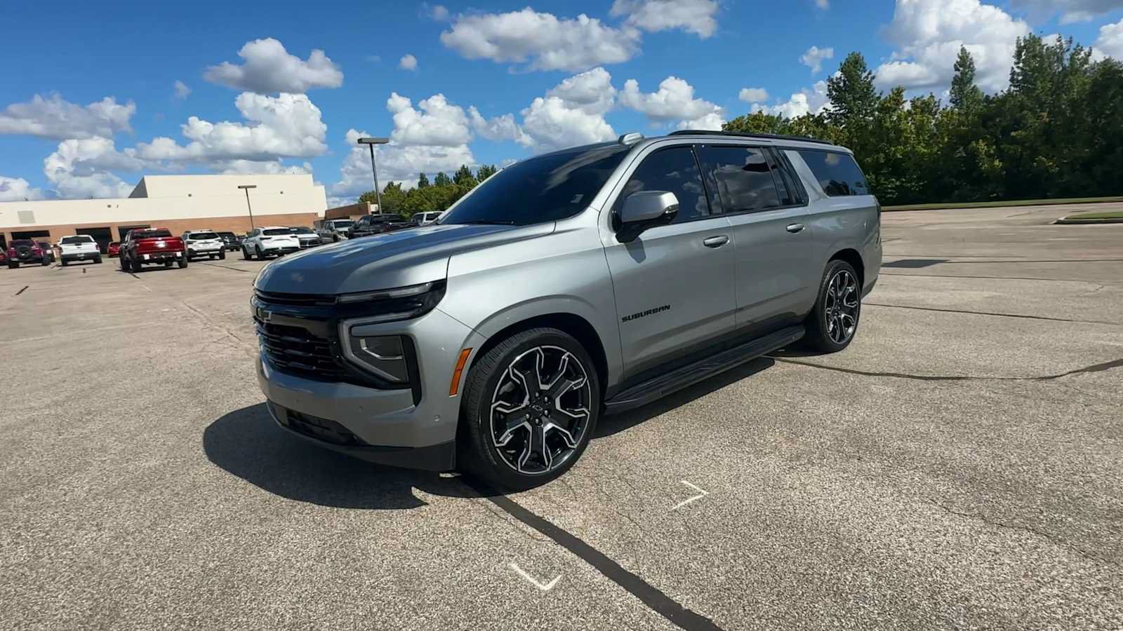 Certified 2025 Chevrolet Suburban RST w/ Advanced Technology Package AWD/4WD image 4