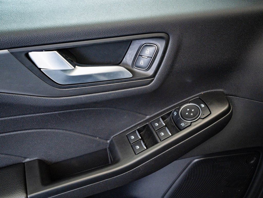 Used 2024 Ford Escape SE w/ Class II Trailer Tow Package image 24