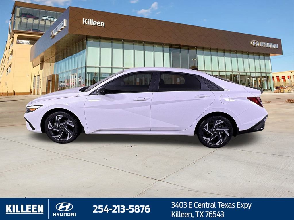 Used 2025 Hyundai Elantra Sport image 5
