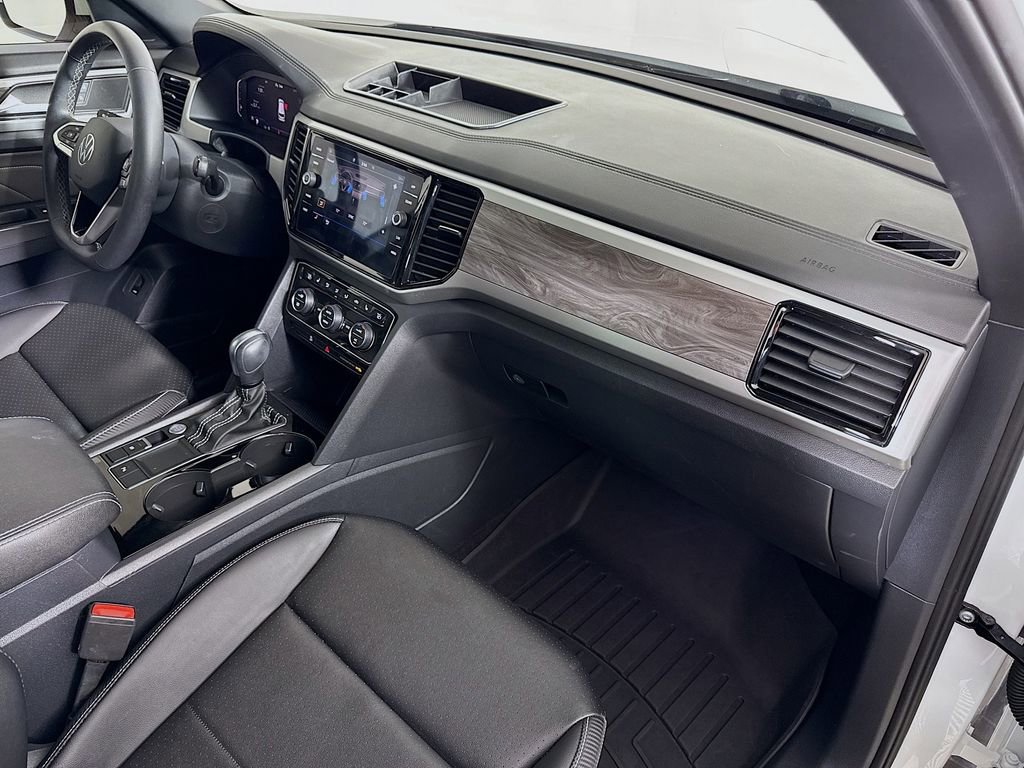 Used 2023 Volkswagen Atlas Cross Sport SE w/ Panoramic Sunroof Package image 31