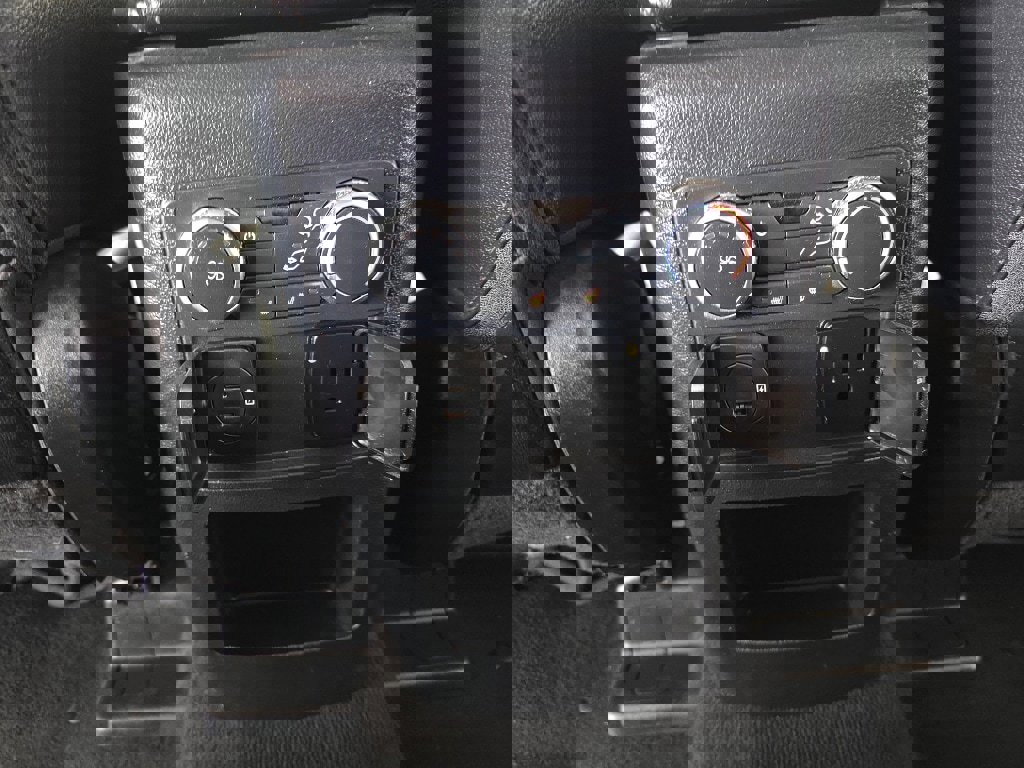 Used 2021 Ford Explorer Limited w/ Equipment Group 301A image 23