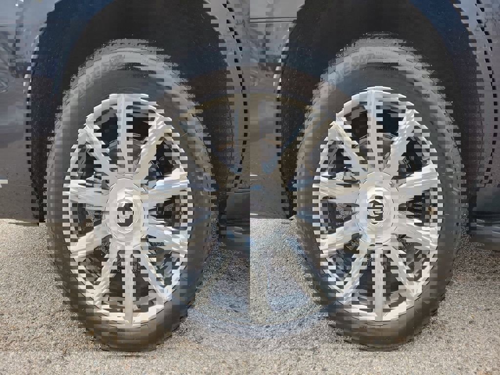 Certified 2022 Cadillac Escalade Premium Luxury Platinum image 5