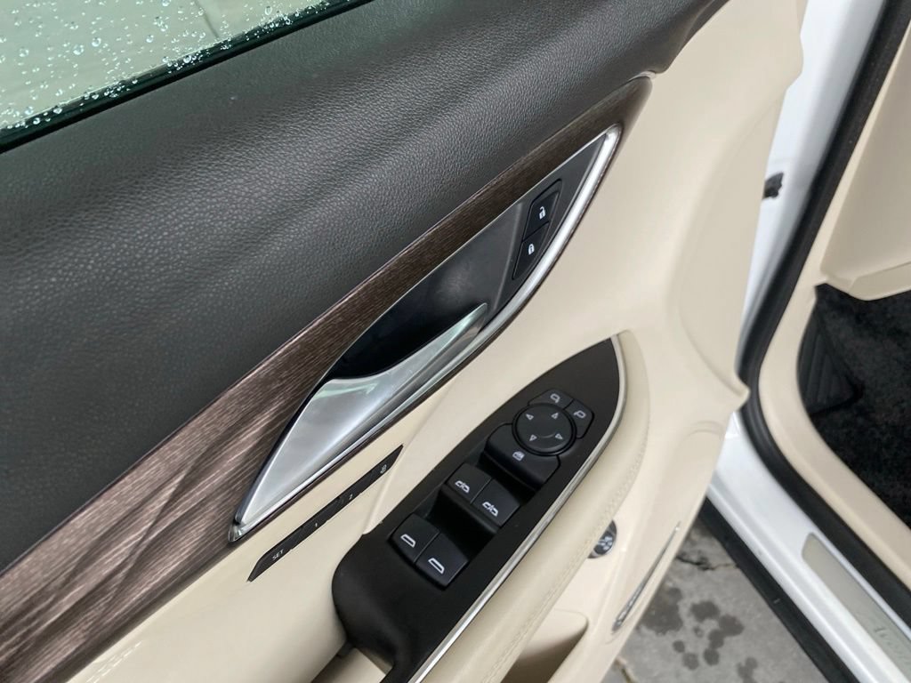 Used 2022 Buick Envision Avenir w/ Technology Package II FWD image 47