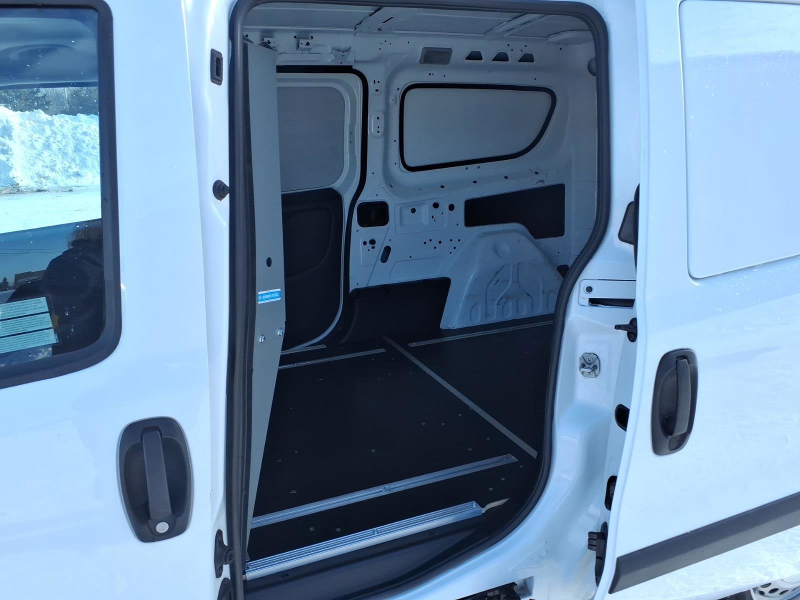 Used 2022 RAM ProMaster City Tradesman FWD image 11