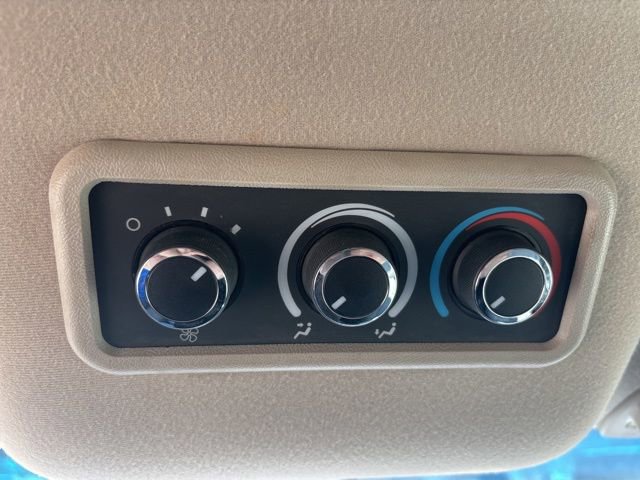 Used 2018 Chevrolet Express 3500 LT w/ LT Preferred Equipment Group RWD image 11