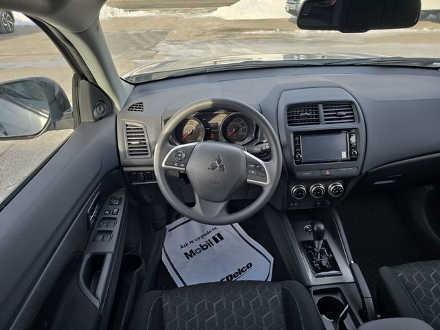 Used 2025 Mitsubishi Outlander Sport ES AWD/4WD image 12