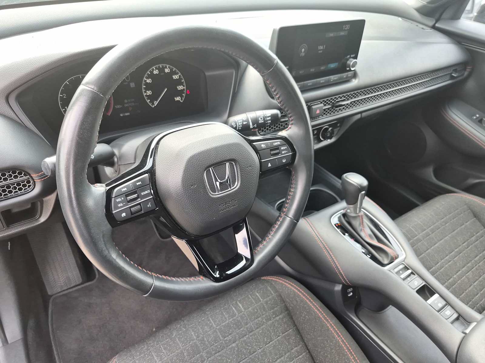 Certified 2025 Honda HR-V Sport image 2