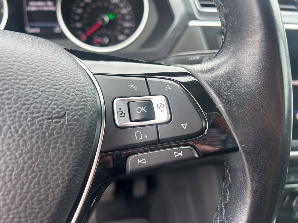 Used 2018 Volkswagen Tiguan SE AWD/4WD image 22