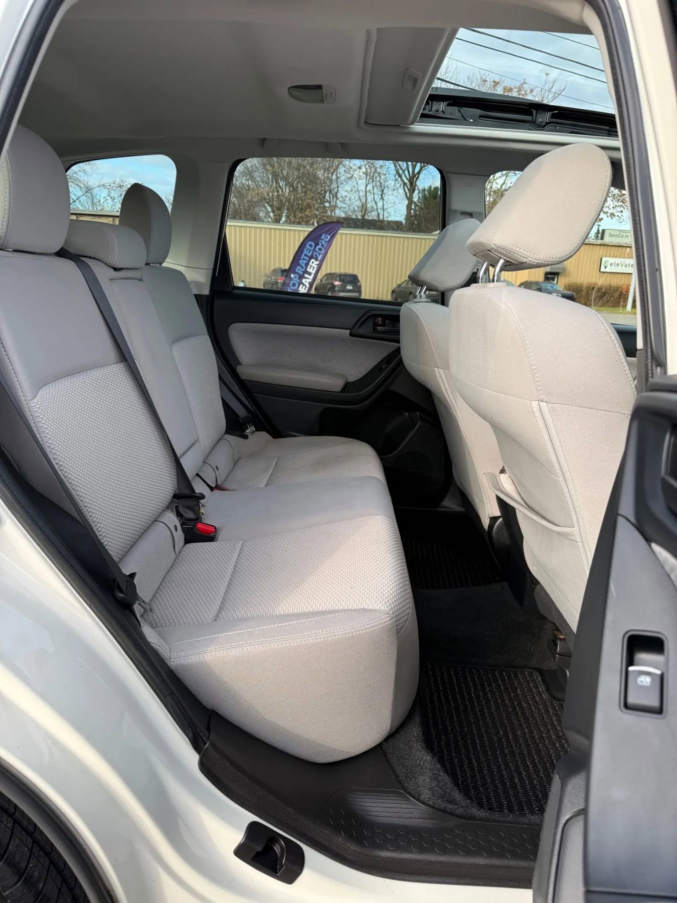 Used 2017 Subaru Forester 2.5i Premium image 18