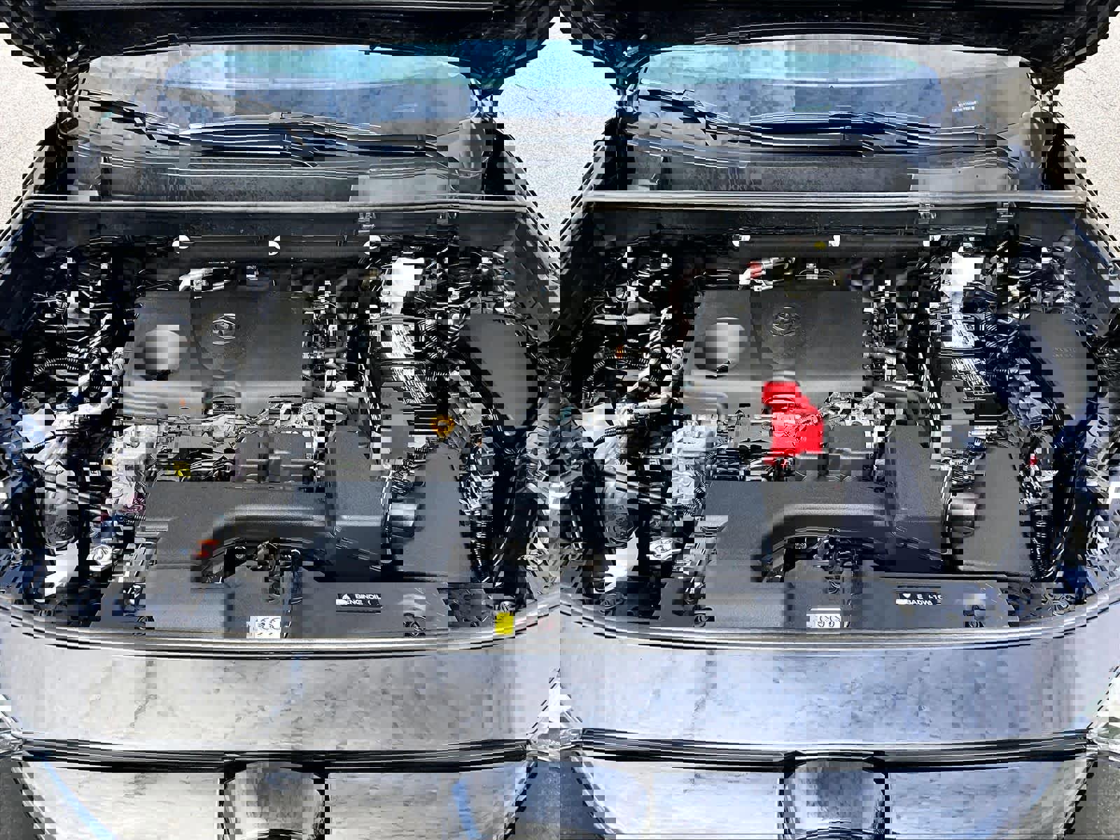 Used 2025 Toyota RAV4 LE image 30