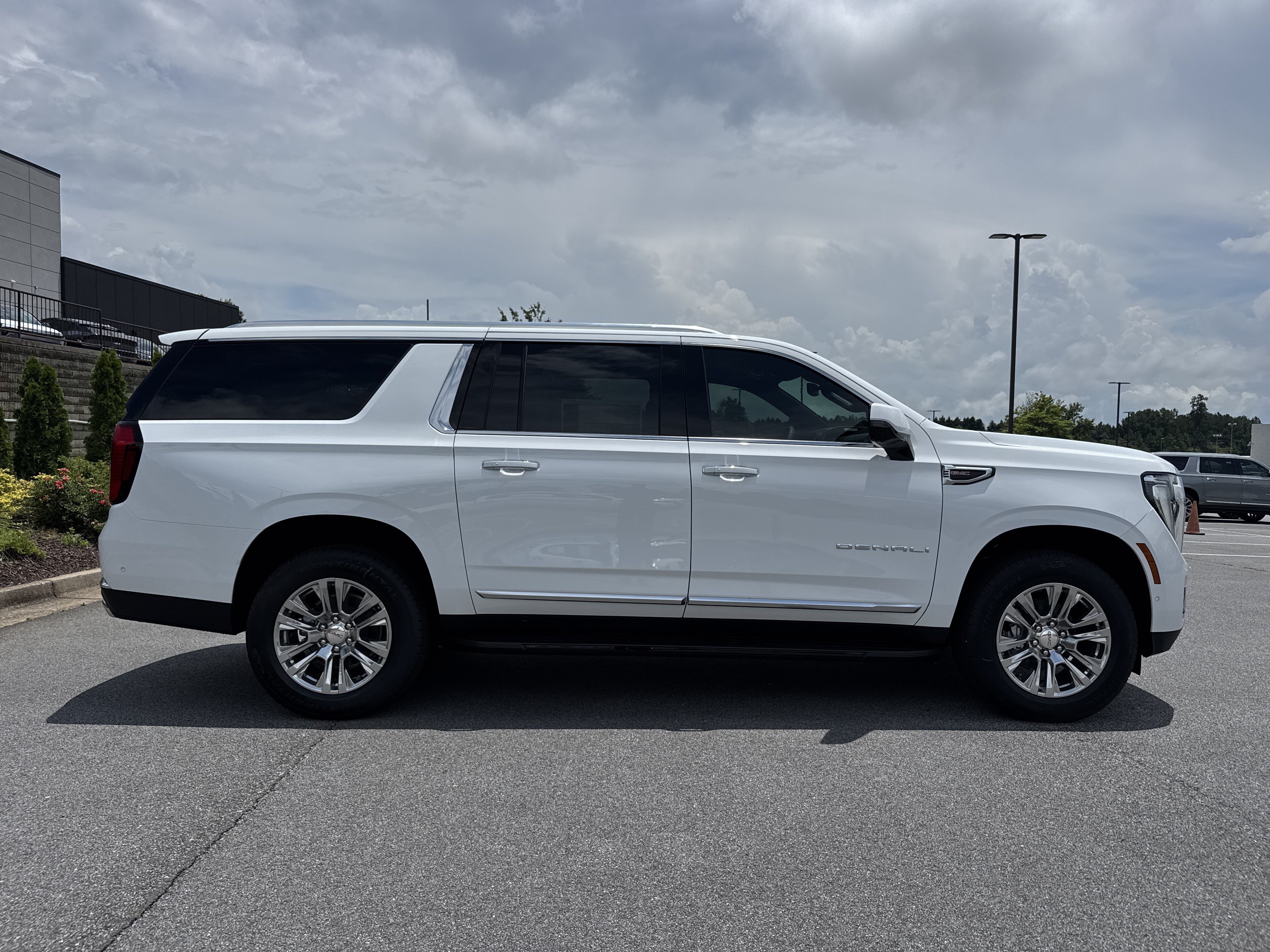 New 2026 GMC Yukon XL Denali AWD/4WD image 11