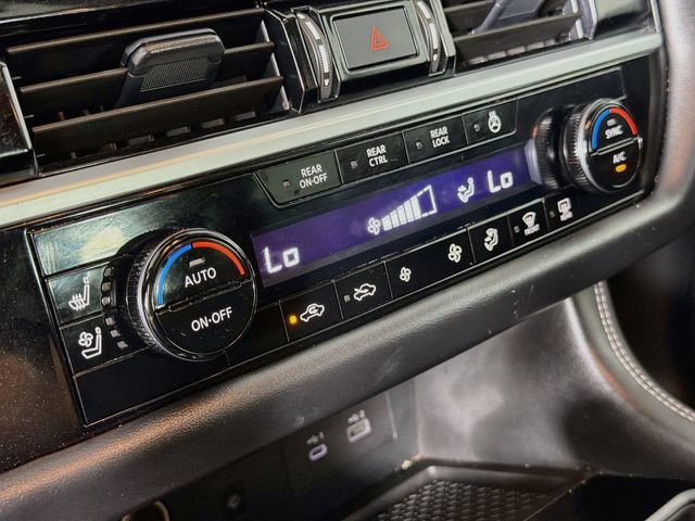 Used 2024 Nissan Pathfinder Platinum AWD/4WD image 16