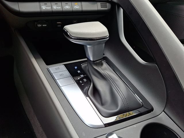 Used 2024 Hyundai Elantra SEL FWD image 14