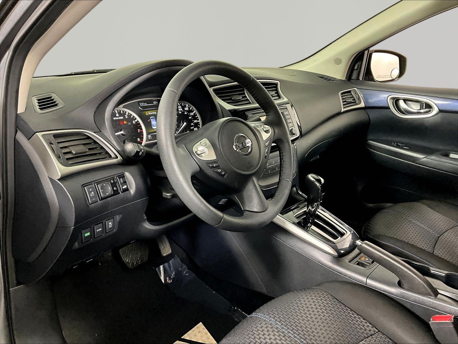Used 2017 Nissan Sentra SR w/ Driver's Assist Package FWD image 17