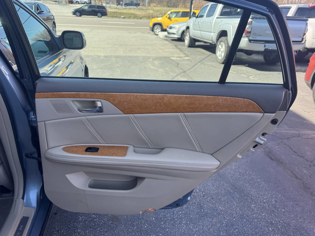 Used 2006 Toyota Avalon Limited FWD image 22